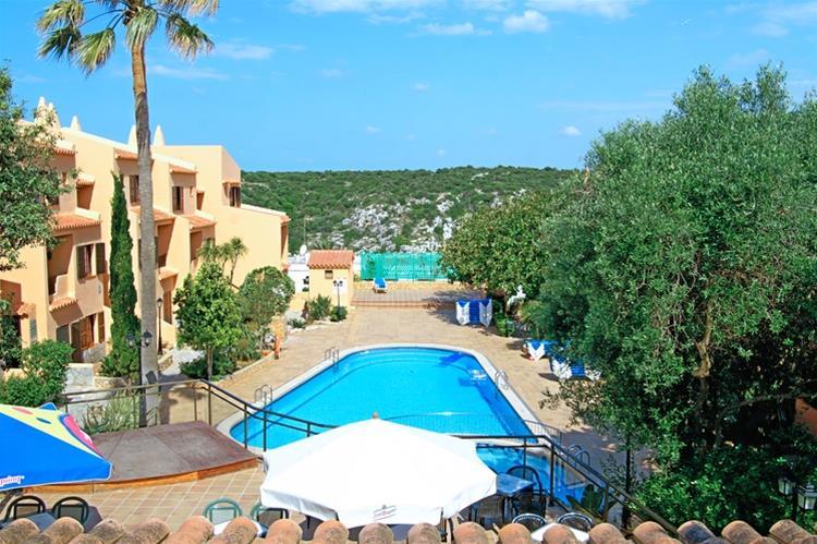 Отель Bahia Park Cala En Porter  Экстерьер фото