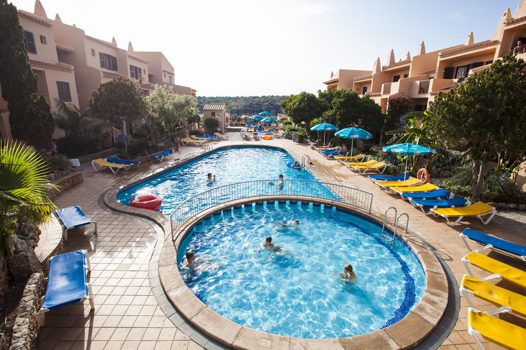 Отель Bahia Park Cala En Porter  Экстерьер фото