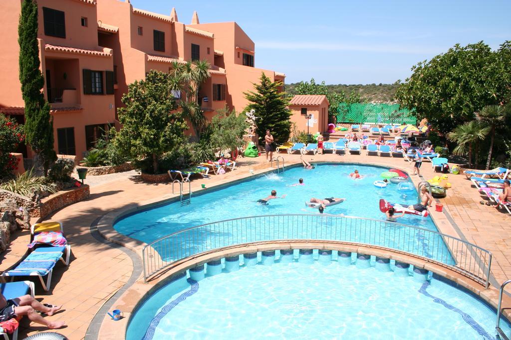 Отель Bahia Park Cala En Porter  Экстерьер фото