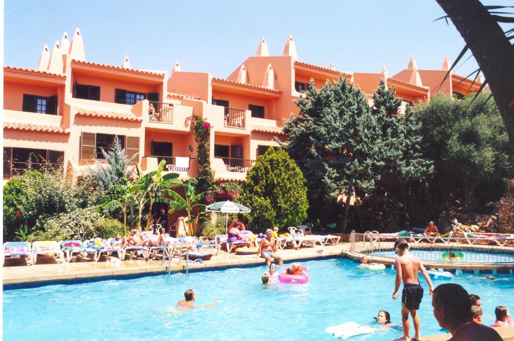 Отель Bahia Park Cala En Porter  Экстерьер фото