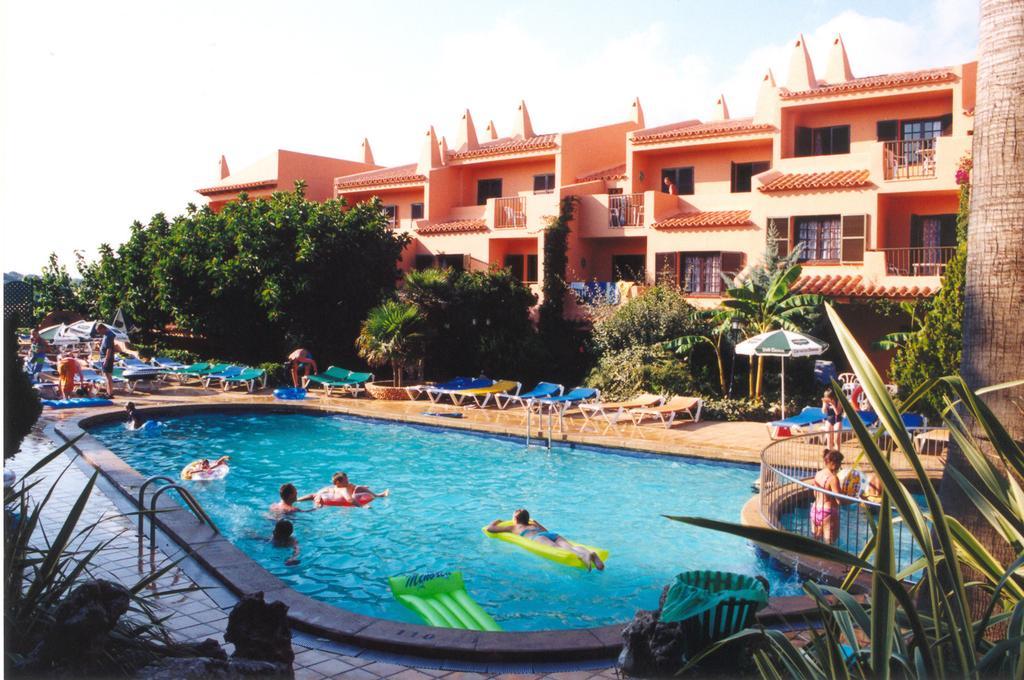 Отель Bahia Park Cala En Porter  Удобства фото