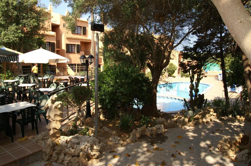 Отель Bahia Park Cala En Porter  Экстерьер фото